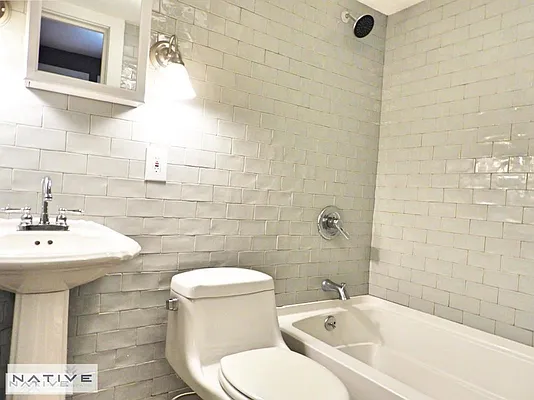 Rented by Native Real Estate LLC | media 27