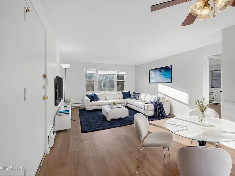 A1 Colonial Dr #10 — Photo 4