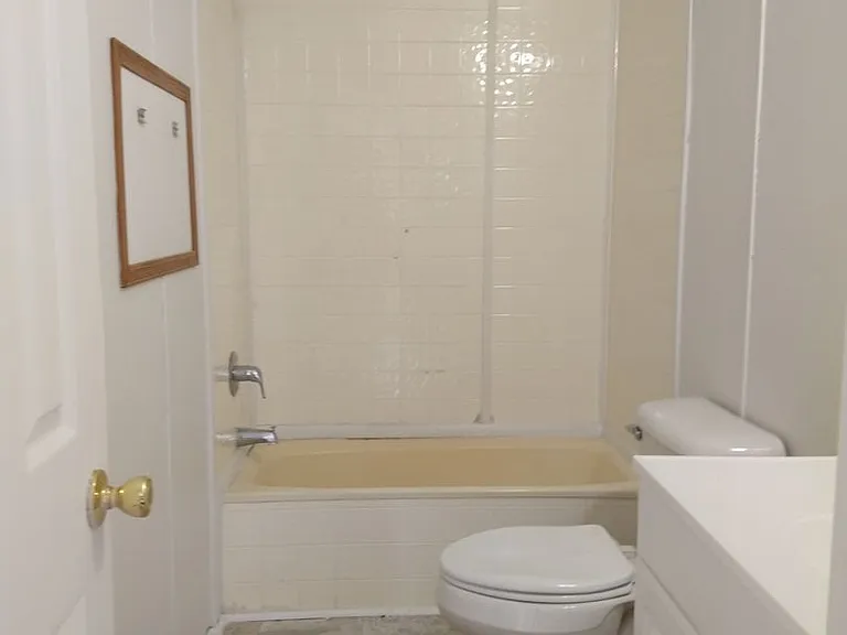 239 Castlebury Ln — Photo 15