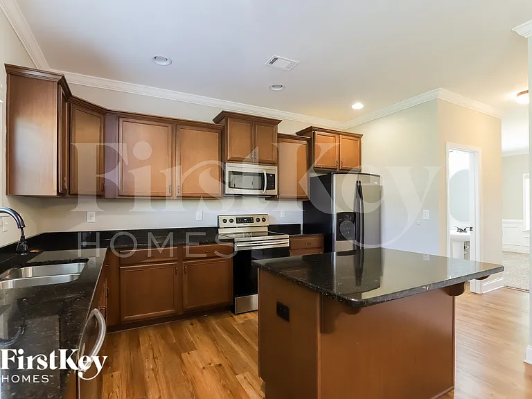 4313 Yonah Park — Photo 7