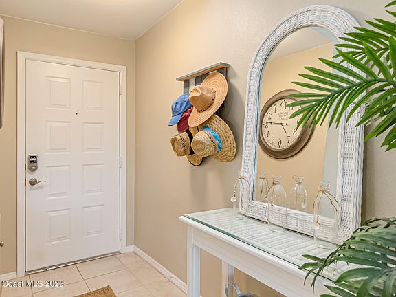 4th image of 5815 Marina Dr APT 4