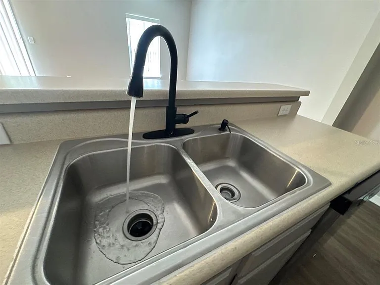 2127 Tom St #2127 — Photo 40