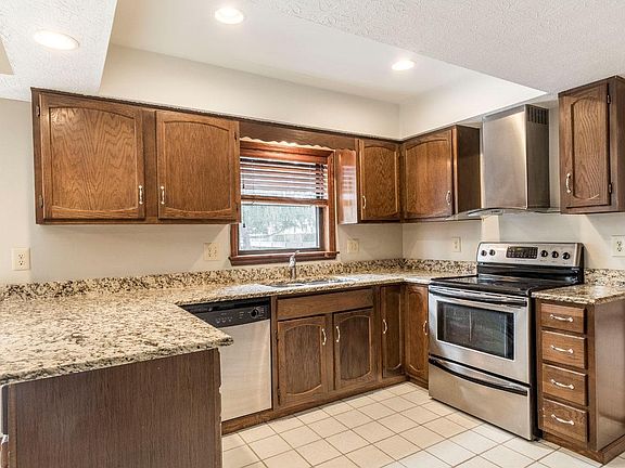 5th image of 12935 Coventry Ave