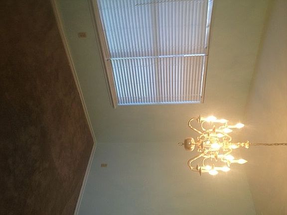 3rd image of 2718 Sweet St
