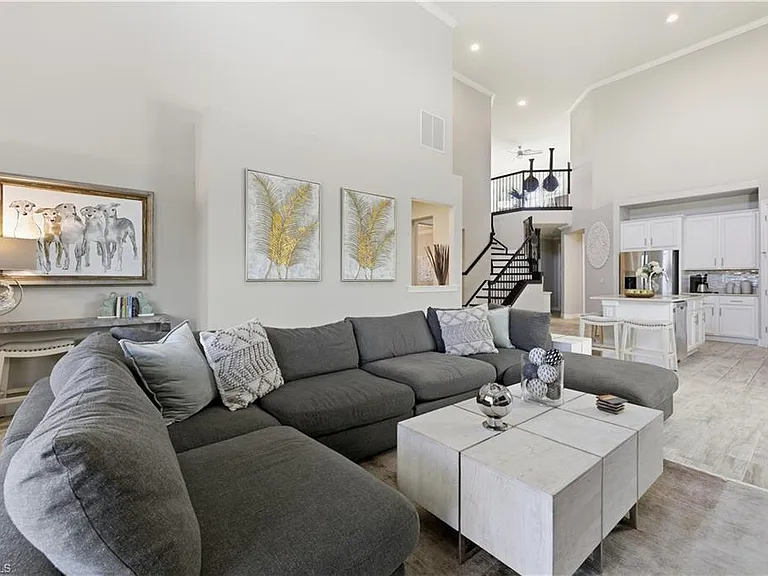 7209 Wilton Dr — Photo 5