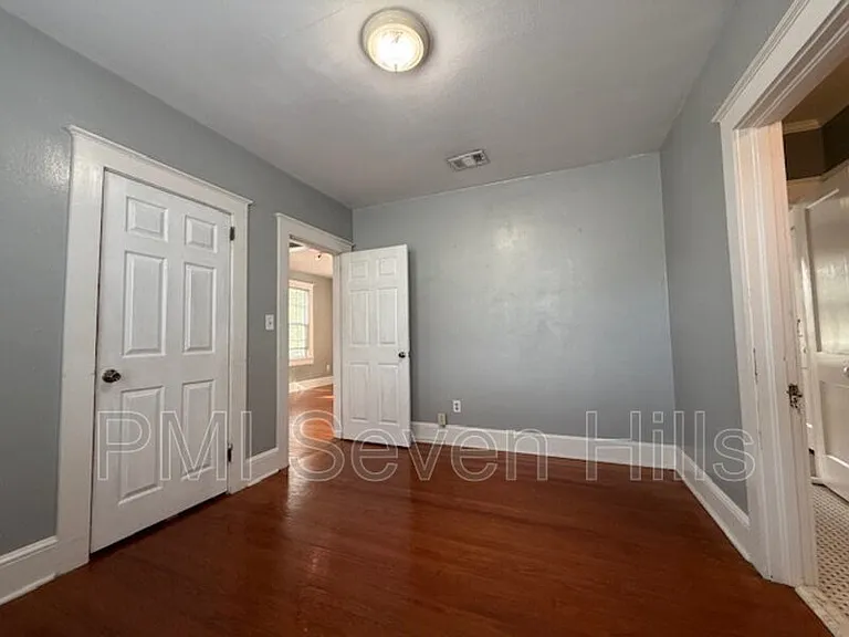 1350 N Gadsden St #B — Photo 9