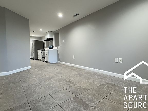 3rd image of 2712 W Belden Ave #B