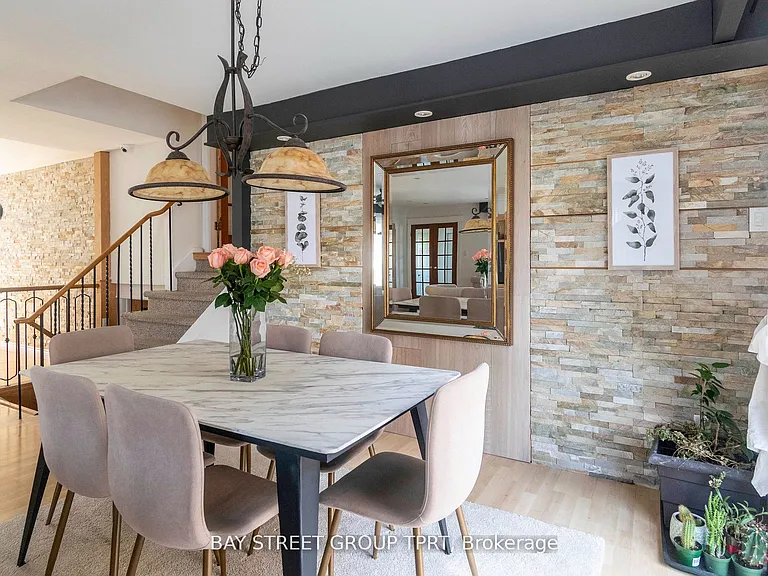 6 Blackthorn Ln — Photo 8