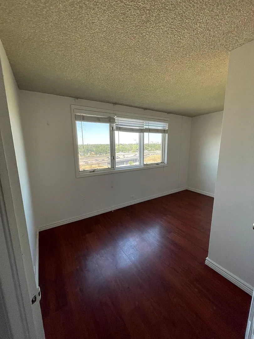 Flexible Living with City Views: 2 Bedroom Unit near Washington Park and DU Campus — Photo 3