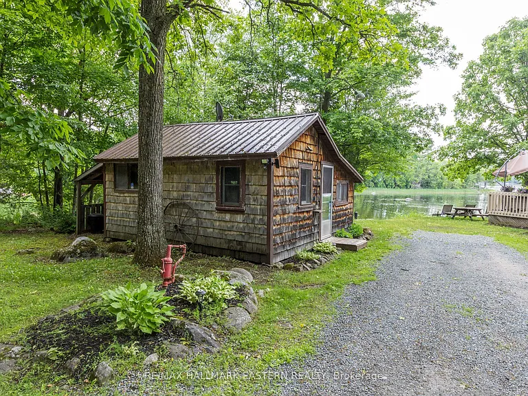 504 Pine Point Ln — Photo 24
