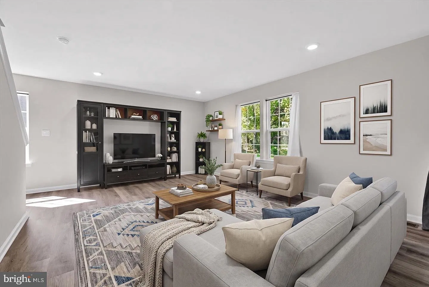 4 bed, 2.5 bath, 2335 sqft, $3,300 — Photo 4