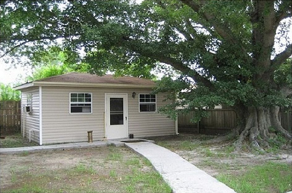2nd image of 507 Magnolia Ln