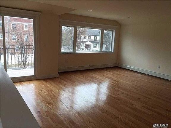 3rd image of 4310 Parsons Blvd #2FL