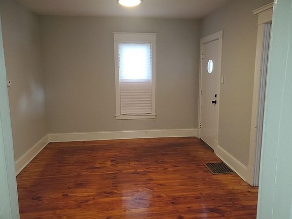 4th image of 712 E 10th St #1
