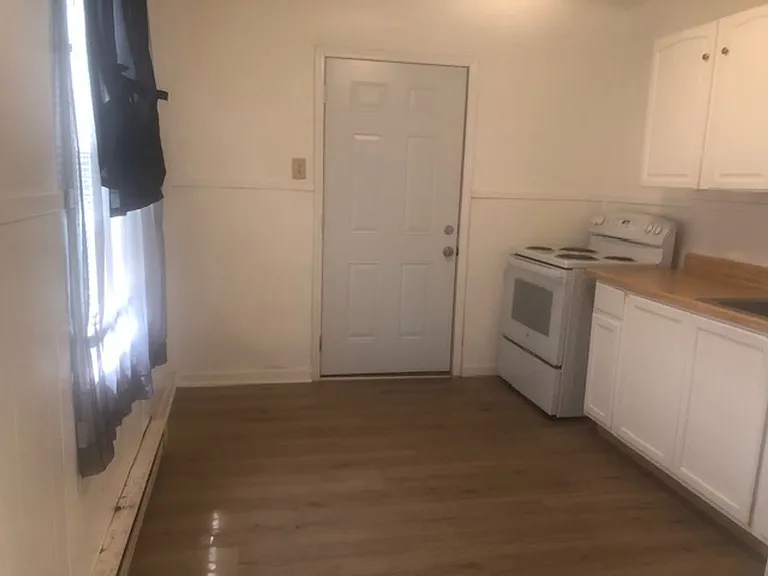 2730 Knox Ave — Photo 3