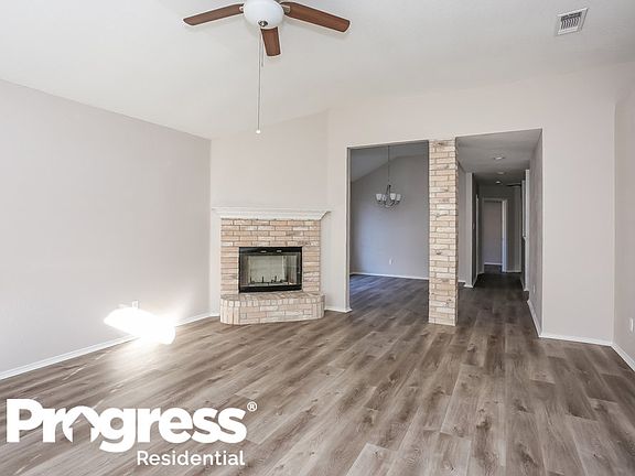 4th image of 217 Hollywood Dr