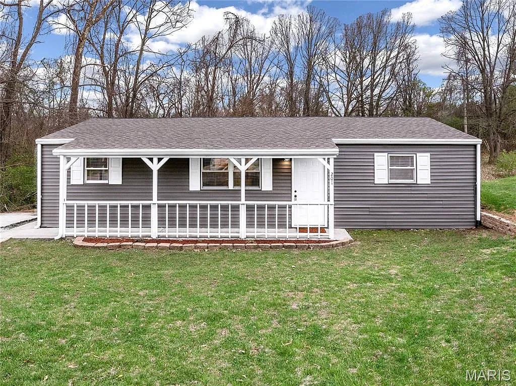 201 Pine Ridge Dr photo 1