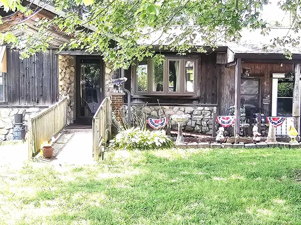 132 N Kentucky Ave, Chandler, IN 47610
