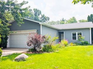 568 Manor Pl, Aurora, IL 60506