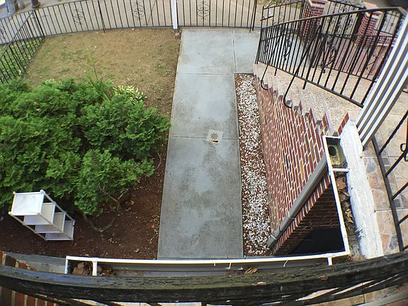 5th image of 720 E 81st St