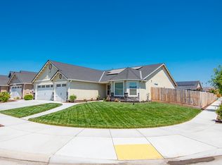 2396 Seaside Ct, Tulare, CA