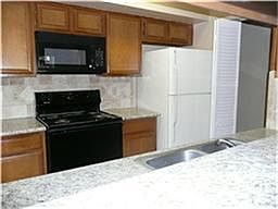 4th image of 2025 Augusta Dr APT 607