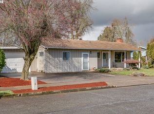 1030 Surrey Ln, Eugene, OR