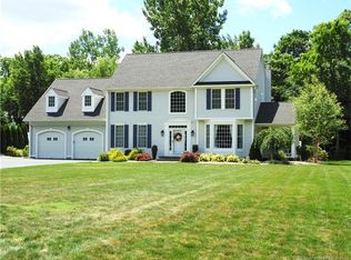 27 S Main St, Burlington, CT 06013