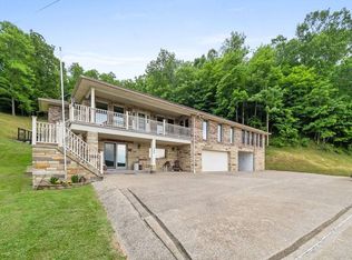 135 Braxton St, Gassaway, WV 26624