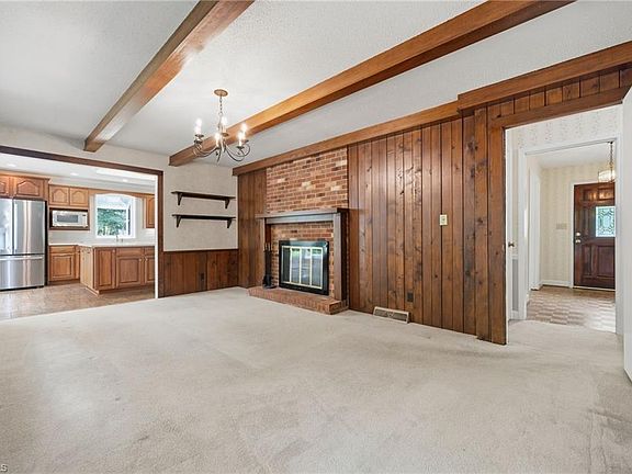 4th image of 2025 Duckworth Ct