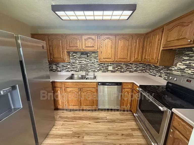 7611 Blossomview Ct — Photo 5