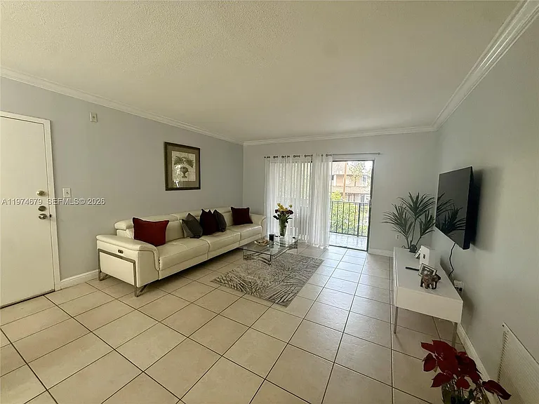 10413 N Kendall Dr #B208 — Photo 5