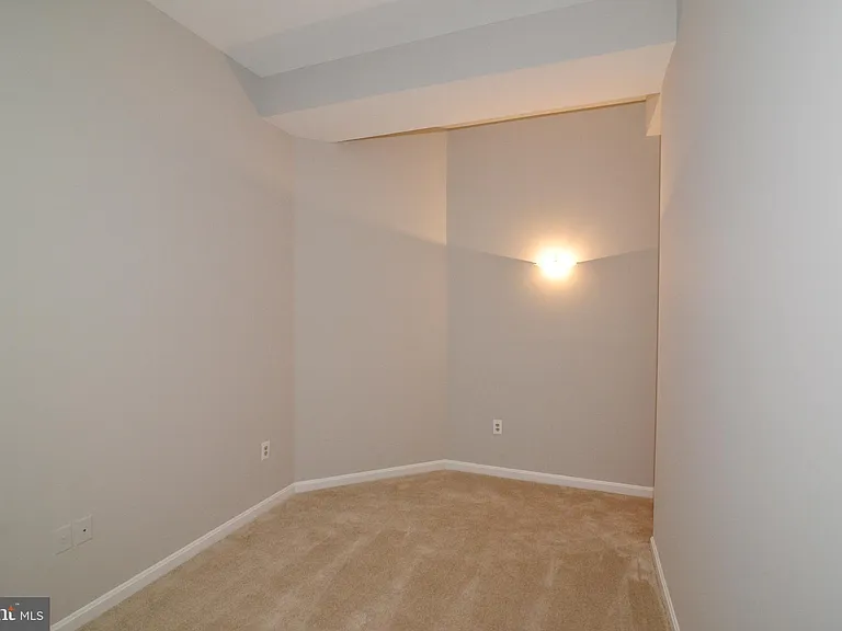10200 Aspen Willow Dr — Photo 42