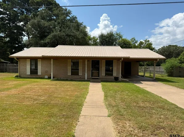 2425 Holly St, Jacksonville, TX 75766