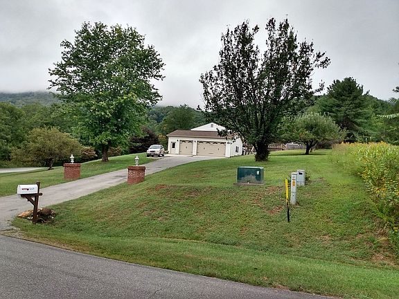 3rd image of 5639 Country Ln