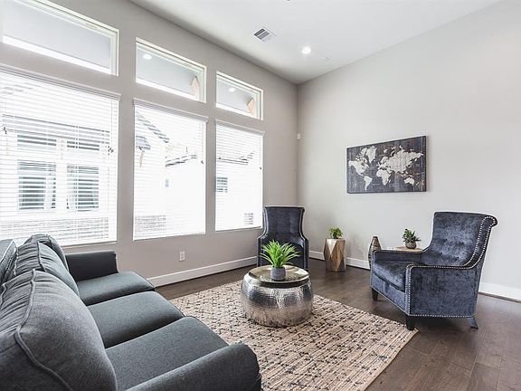 5th image of 2135 Hoskins Dr