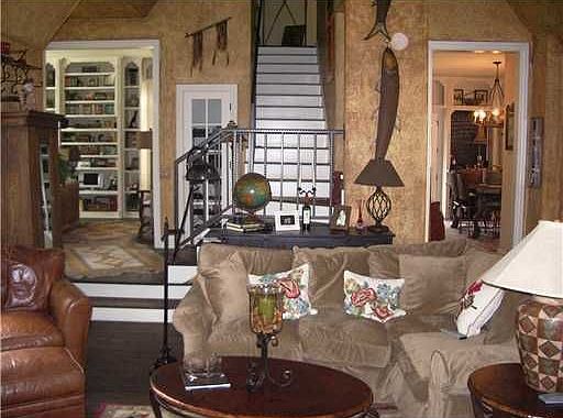 3rd image of 2026 E Manor Dr