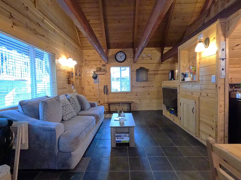 2418 Fir Dr — Photo 9