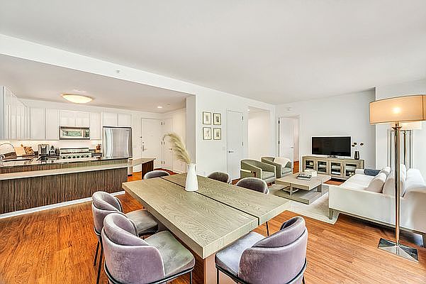 1st image of 130 W 19th St APT 3C