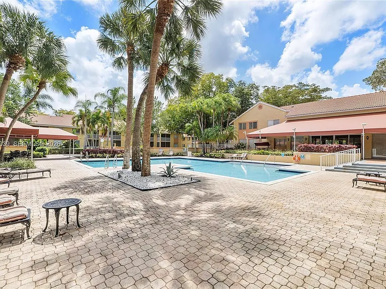 929 Coral Club Dr #929 — Photo 34