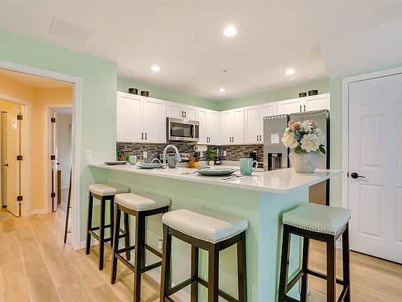 5th image of 2441 6th Avenue Dr E