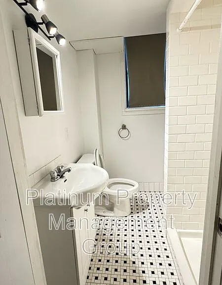 933 18th Ave SW #6 — Photo 8