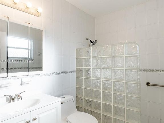 5th image of 7641 Raleigh St #1
