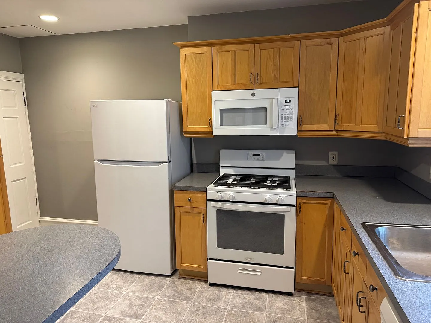 West Conshohocken 4BR 1.5BA Twin $2,445/mo — Photo 4