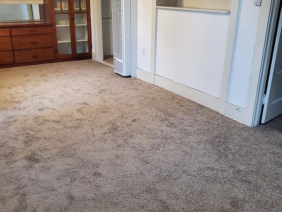 4th image of 228 W Culver Ave