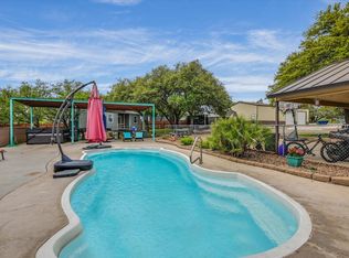 800 Texas Avenue, Kingsland, TX 78639