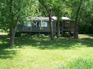 5716 S River Rd, Hanover, IL 61041