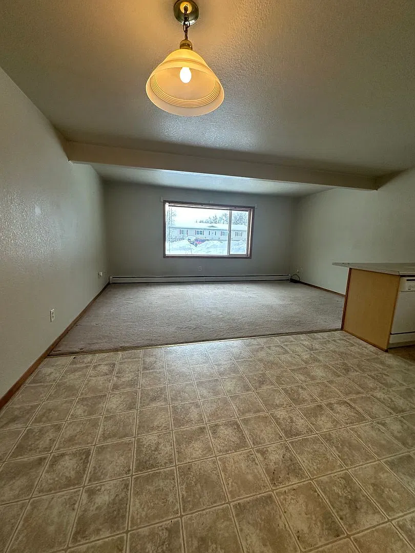 261 W Sheridan Circle - DD — Photo 3