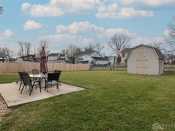 3rd image of 909 Greenway Ct