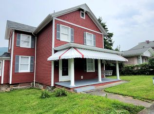 109 Ballengee St, Hinton, WV 25951